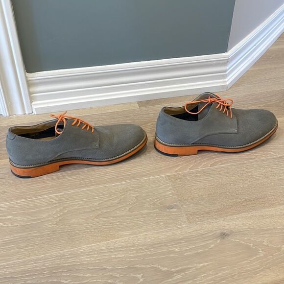 Gray Suede Shoes with Orange Laces - Size 7.5 - Picture 4 of 8